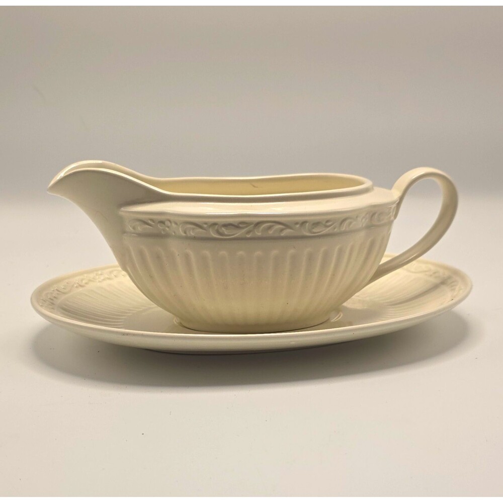 Mikasa Italian Countryside Gravy Boat and Underplate Saucer Set DD900 EUC